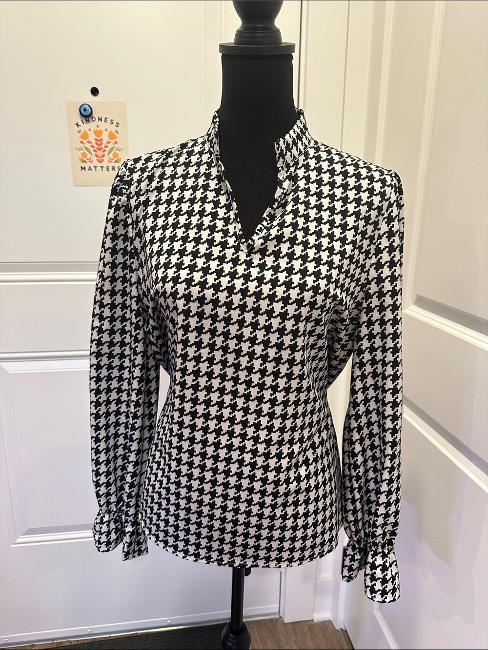 SHEIN Black & White Houndstooth V‑Neck Long Sleeve Blouse